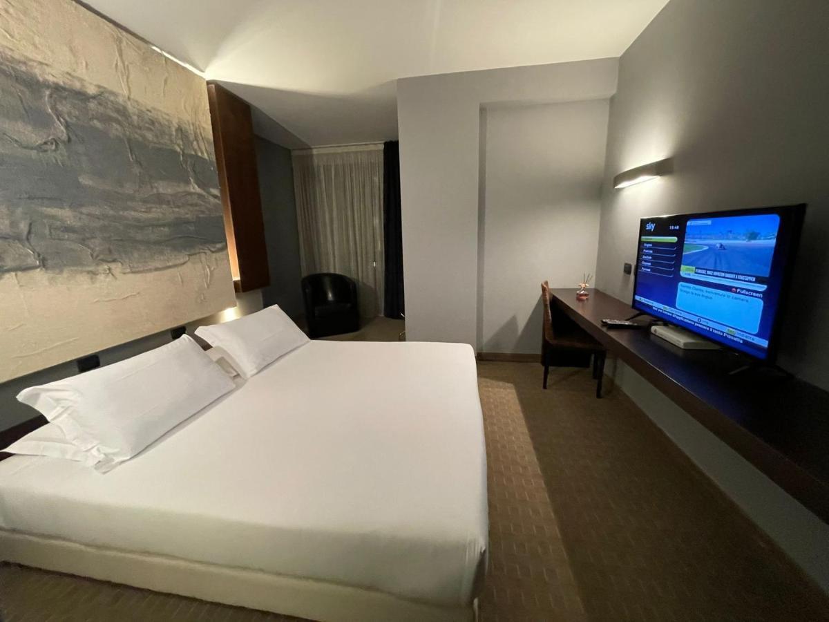 Bes Hotel Cremona Soncino Exteriör bild